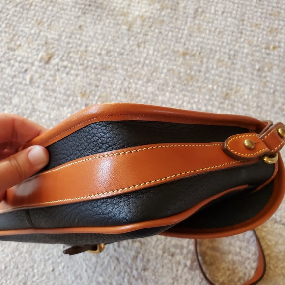SOLD* Dooney & Bourke Vtg Two-Toned Equestrian Bag - Picture 14 of 16